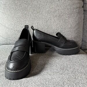 Black Women's Loafers with Chunky Heel